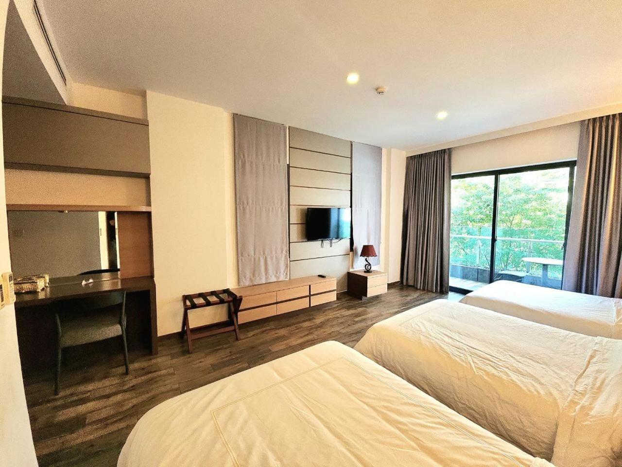 Chilchill Hotel Riverside Пном Пен Екстериор снимка