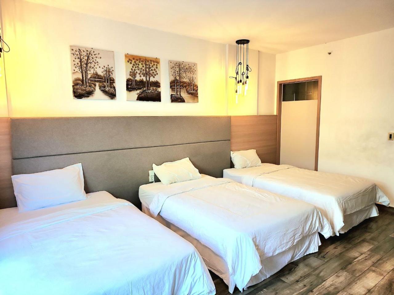 Chilchill Hotel Riverside Пном Пен Екстериор снимка