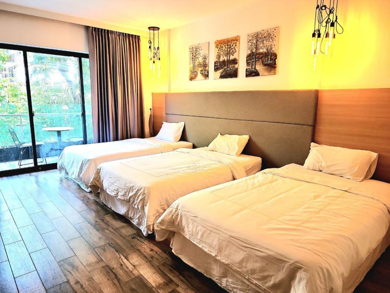 Chilchill Hotel Riverside Пном Пен Екстериор снимка