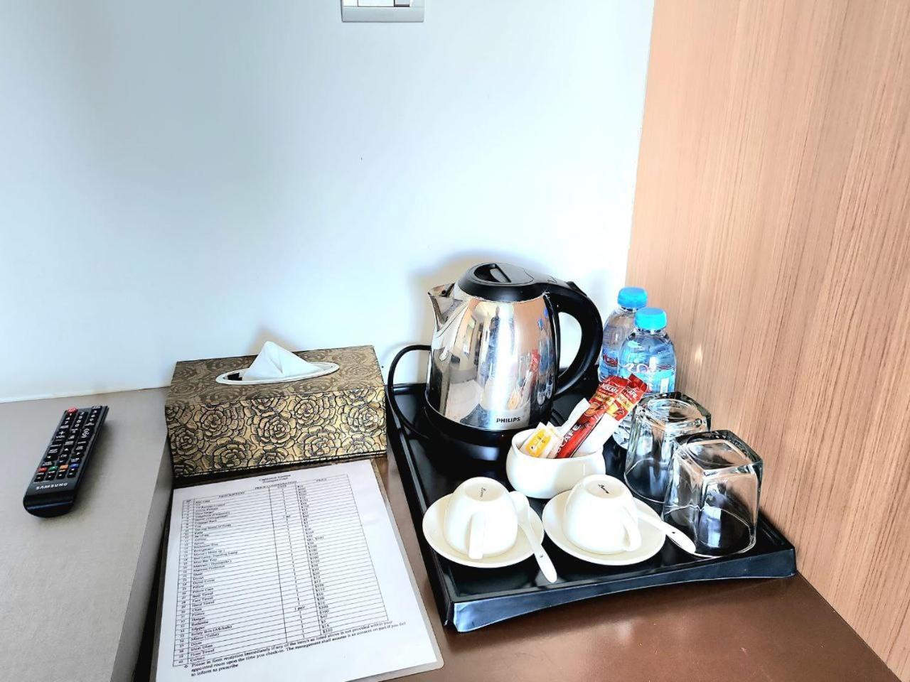 Chilchill Hotel Riverside Пном Пен Екстериор снимка