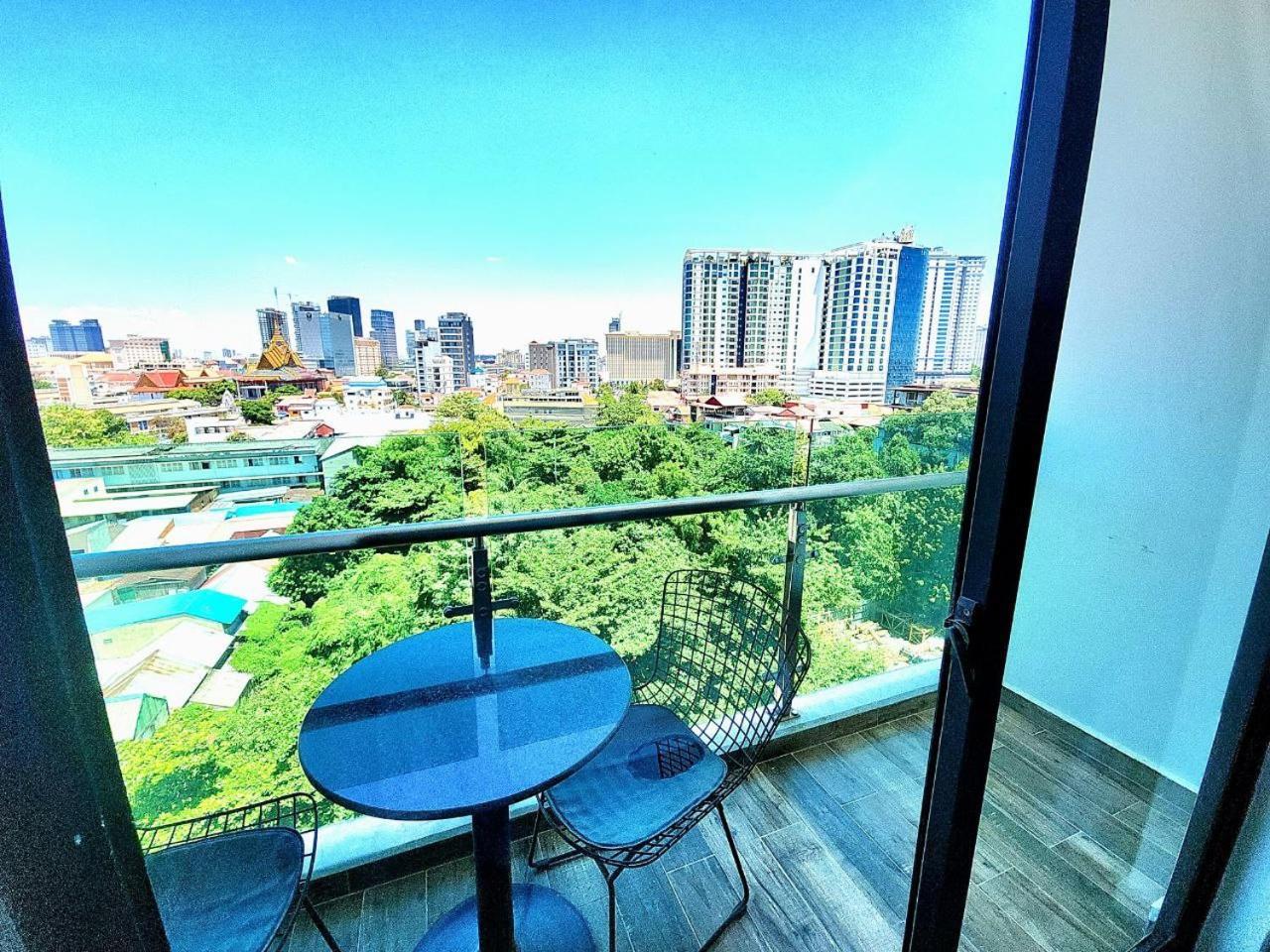 Chilchill Hotel Riverside Пном Пен Екстериор снимка