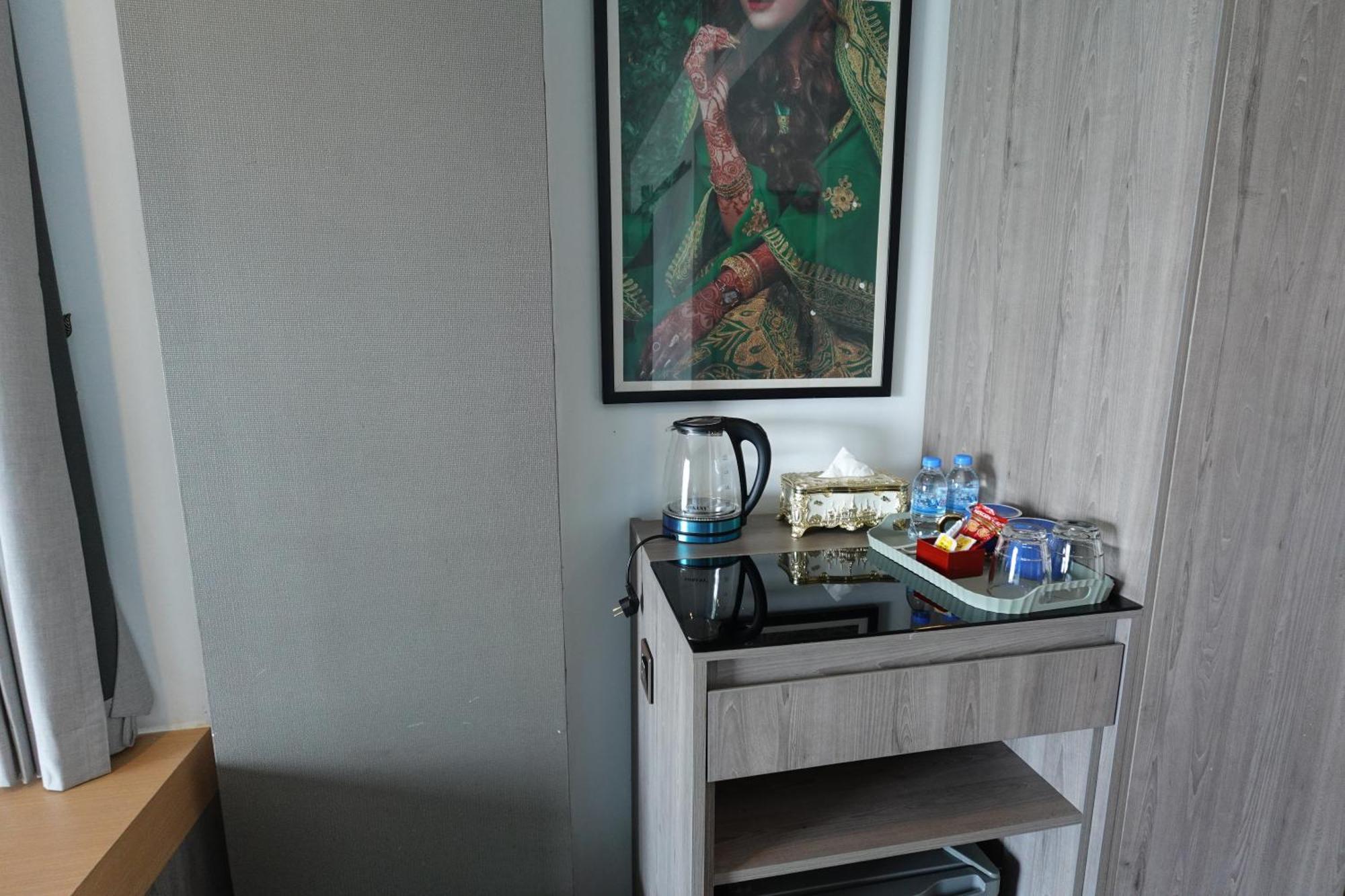 Chilchill Hotel Riverside Пном Пен Екстериор снимка