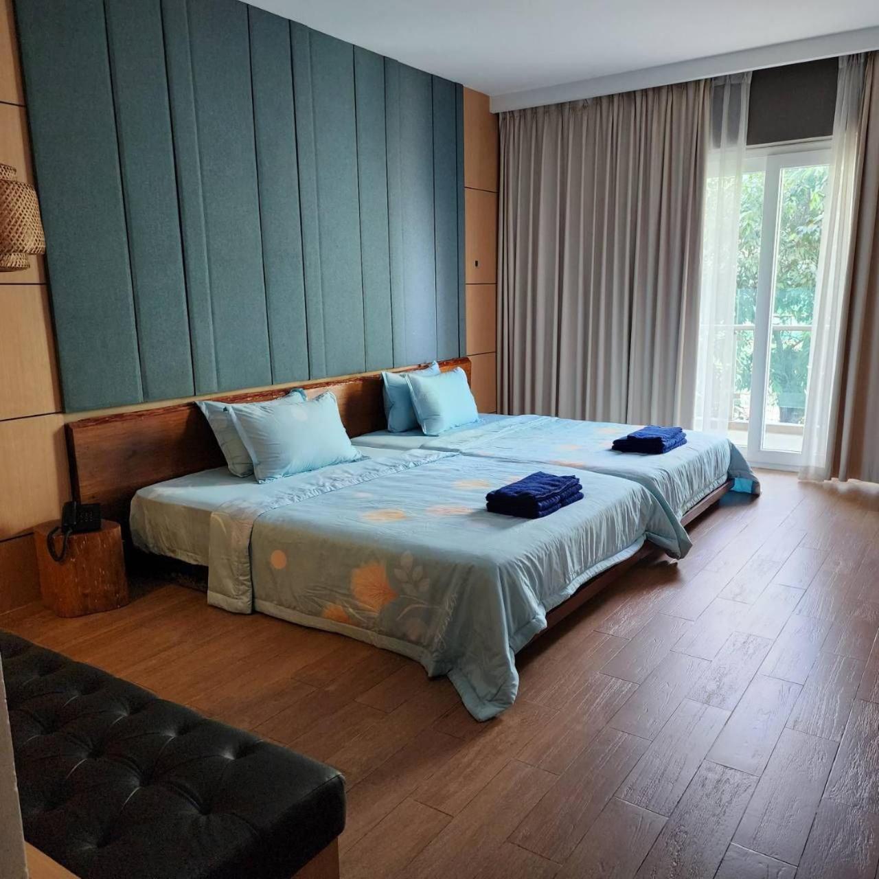 Chilchill Hotel Riverside Пном Пен Екстериор снимка