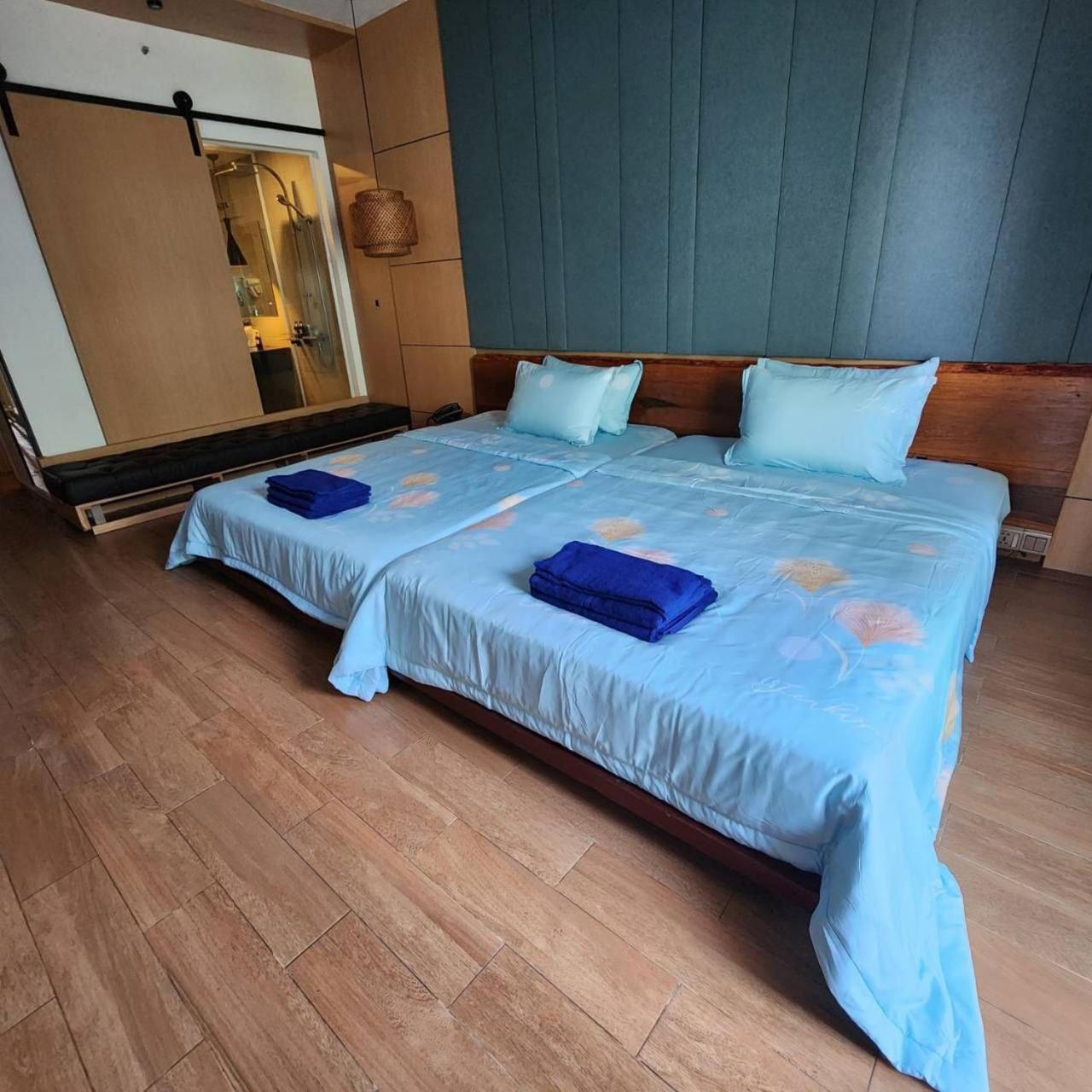 Chilchill Hotel Riverside Пном Пен Екстериор снимка